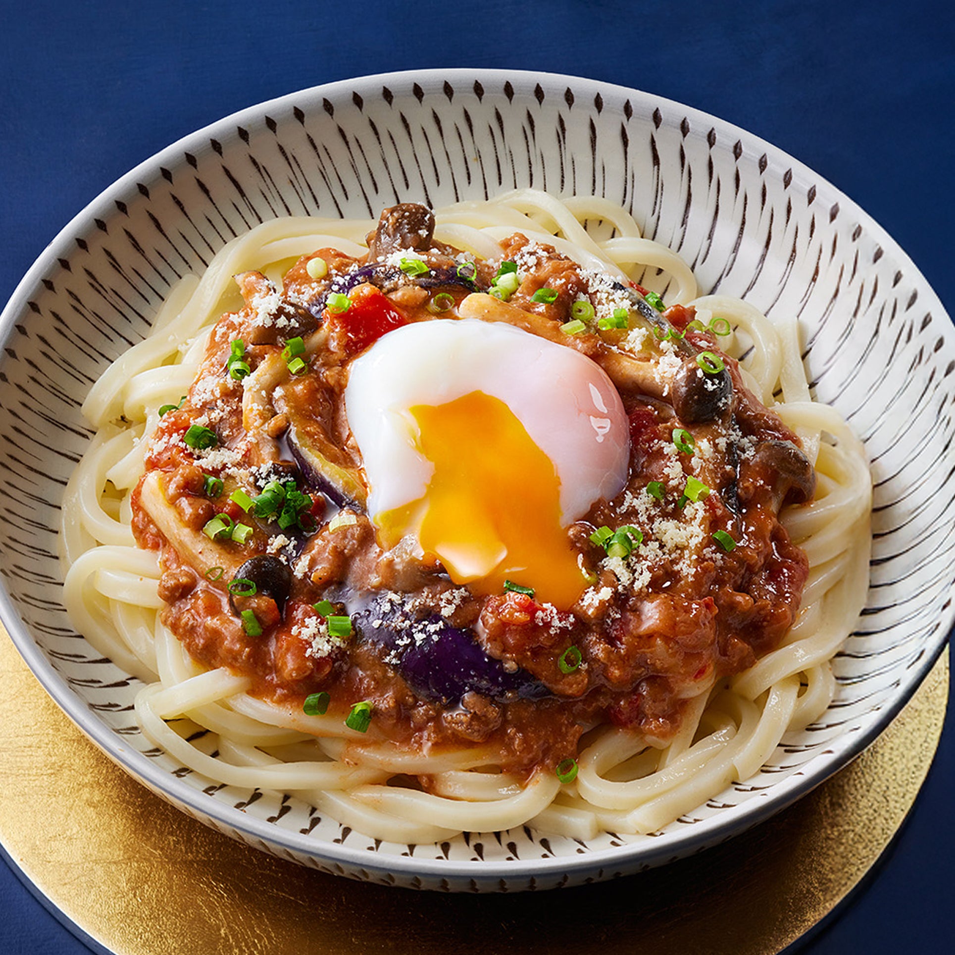 秋茄子の自家製ボロネーゼうどん <br><small>Homemade Bolonese style udon noodles with autumn eggplant</small>